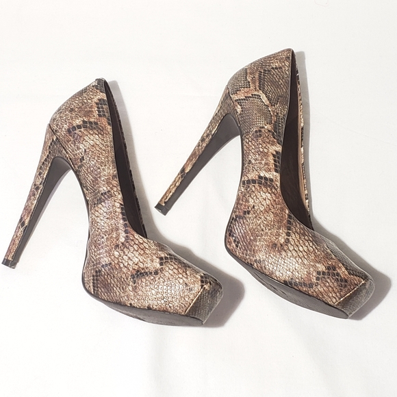 Jessica Simpson Shoes - Jessica Simpson faux snakeskin heels